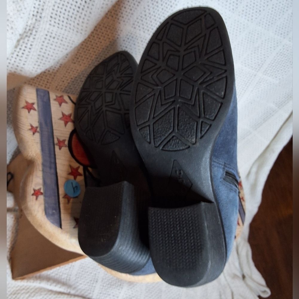 BØC Blue Studded Suede Western Ankle Boots Size 7 Boho Cowboy Booties - Picture 10 of 14